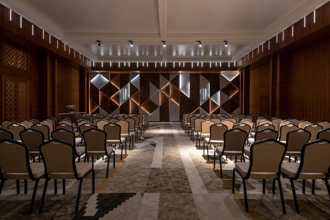 Swissotel Living Jidda Eksteriør bilde The interior of the main conference hall