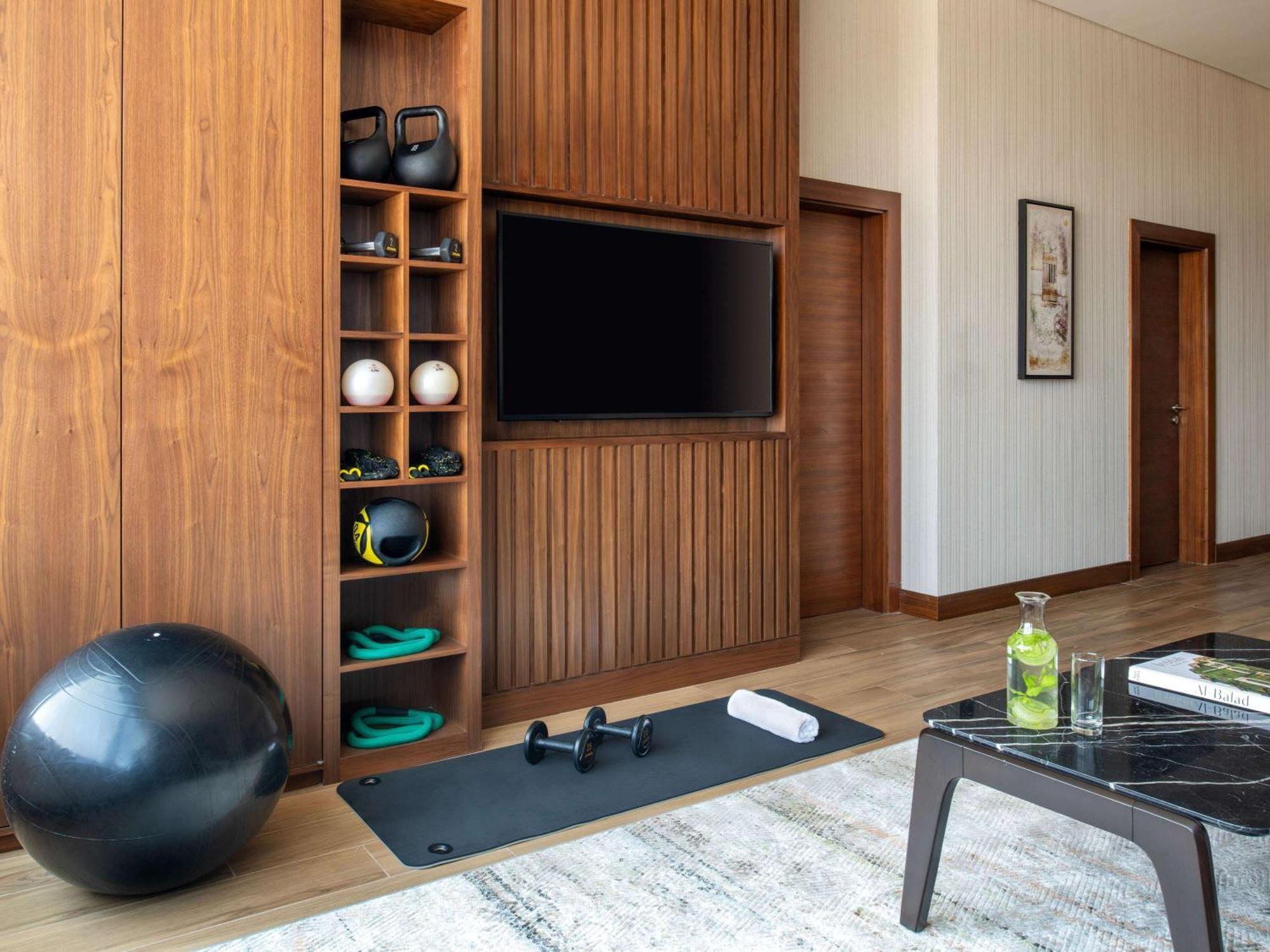Swissotel Living Jidda Eksteriør bilde The gym at the 100 Queen's Gate